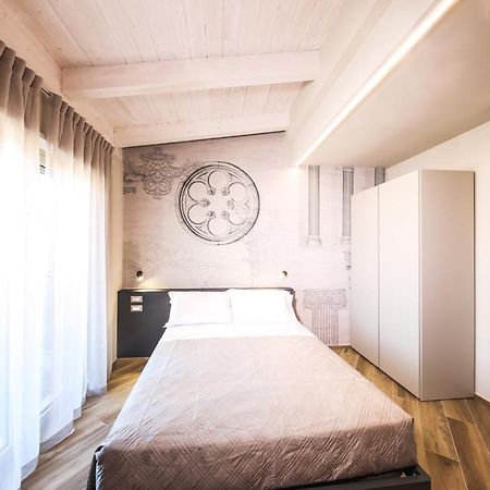 Vicolo Malavolta 7 Rooms And Suites Педазо Екстериор снимка