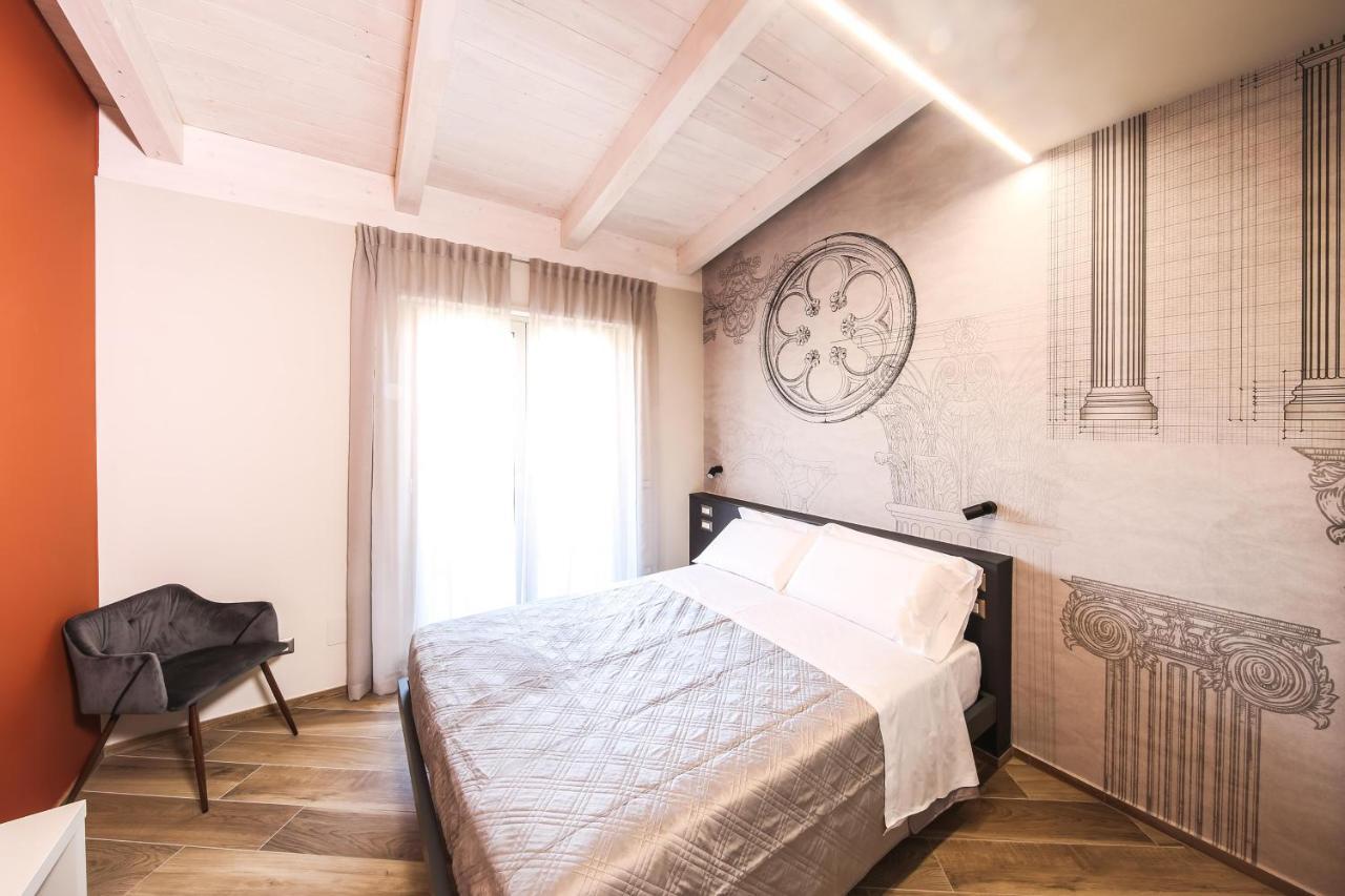 Vicolo Malavolta 7 Rooms And Suites Педазо Екстериор снимка