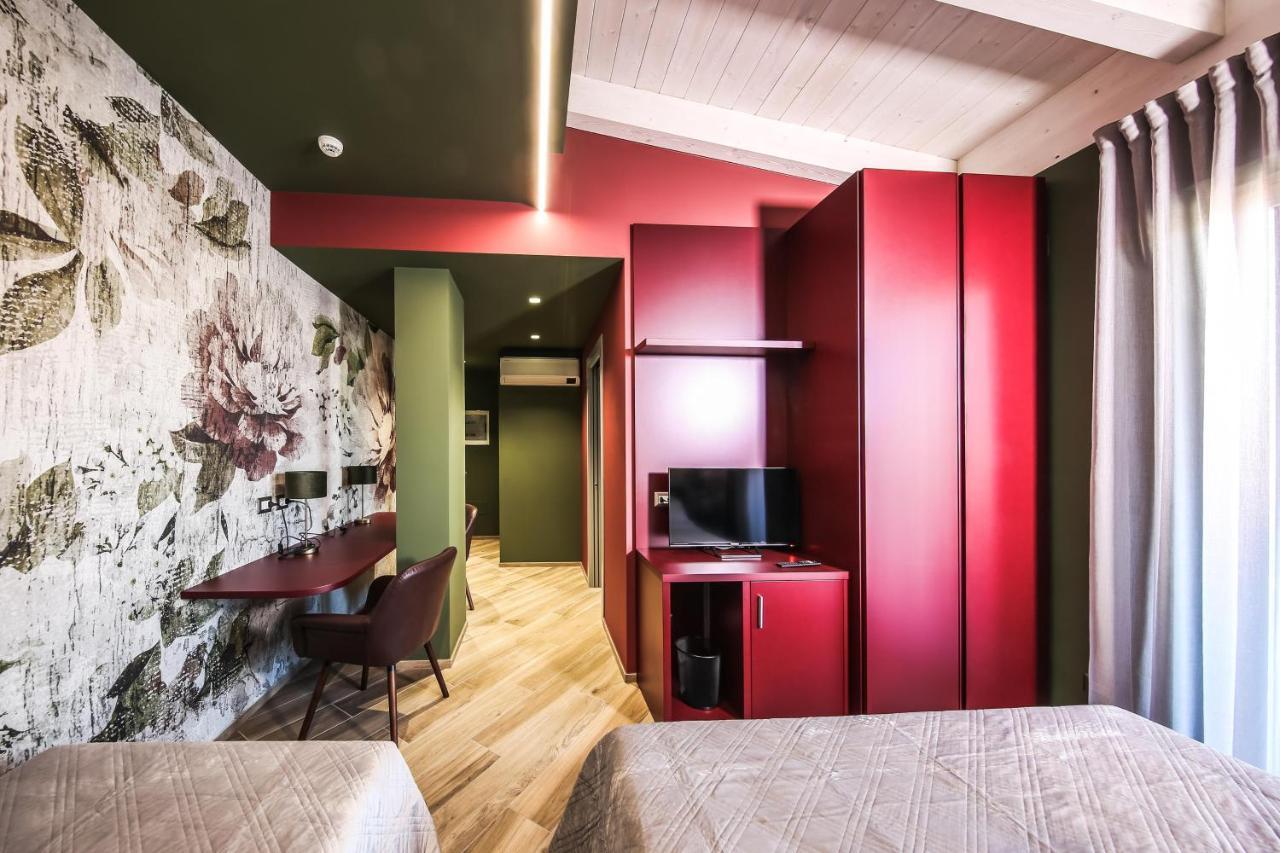 Vicolo Malavolta 7 Rooms And Suites Педазо Екстериор снимка