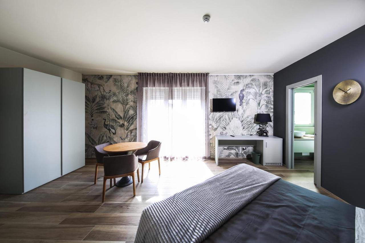 Vicolo Malavolta 7 Rooms And Suites Педазо Екстериор снимка