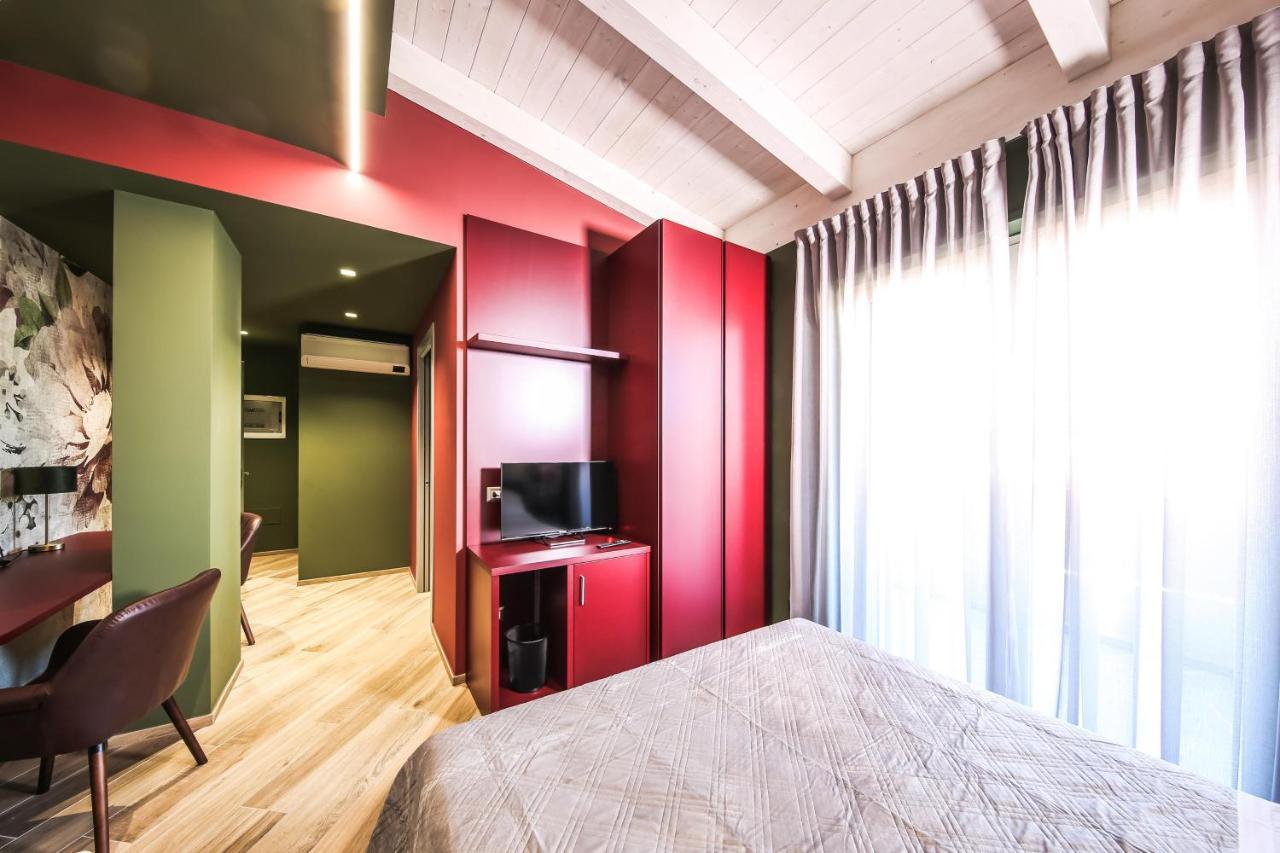 Vicolo Malavolta 7 Rooms And Suites Педазо Екстериор снимка